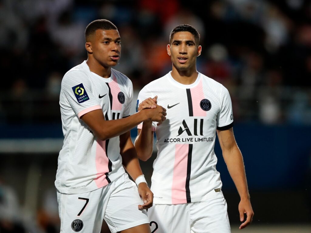 Starurile PSG Mbappé și Hakimi se pregătesc pentru „duel” epic
