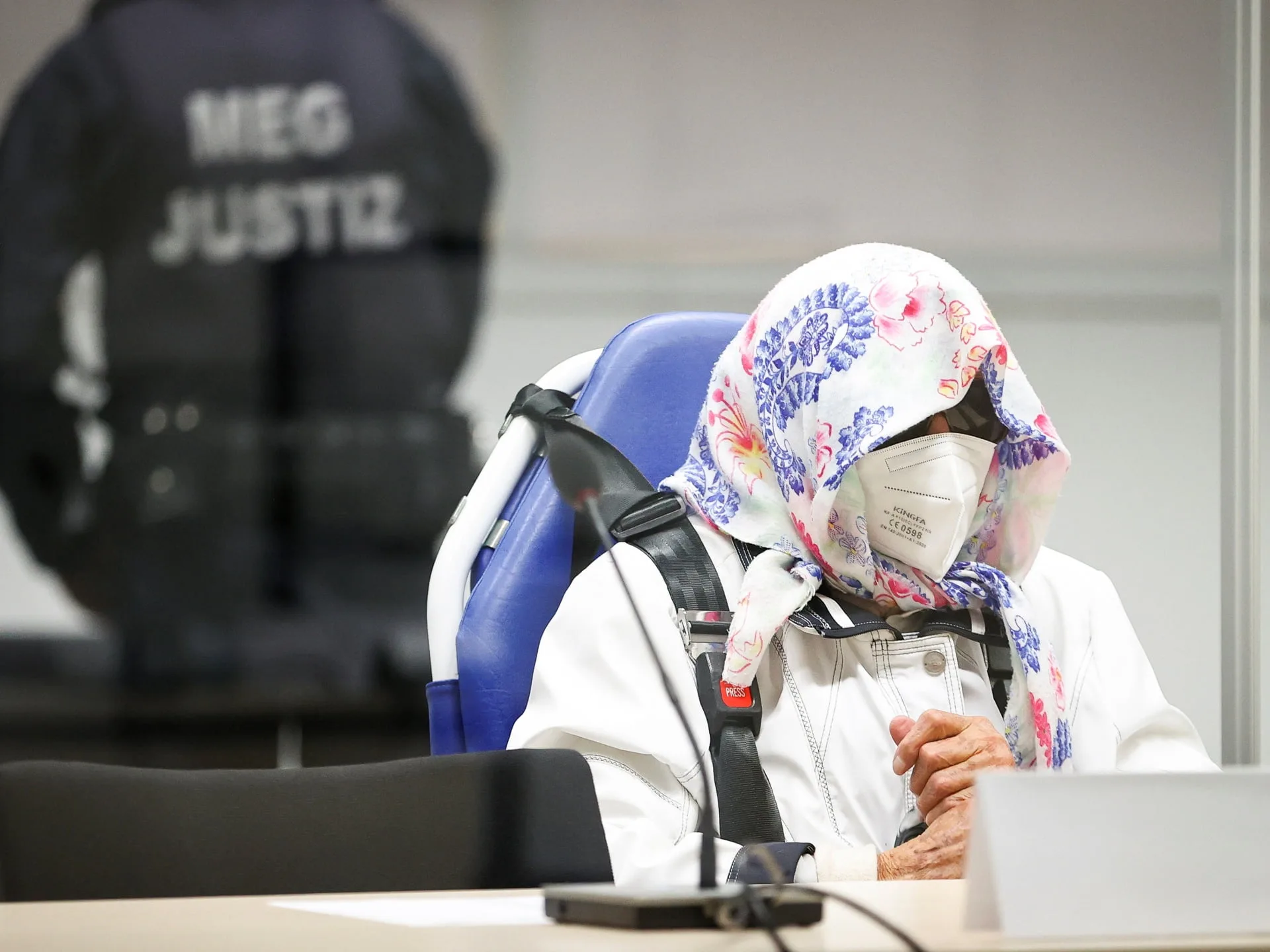 Tribunalul german condamnă fostul dactilograf de lagăr nazist în vârstă de 97 de ani |  Ştirile instanţei