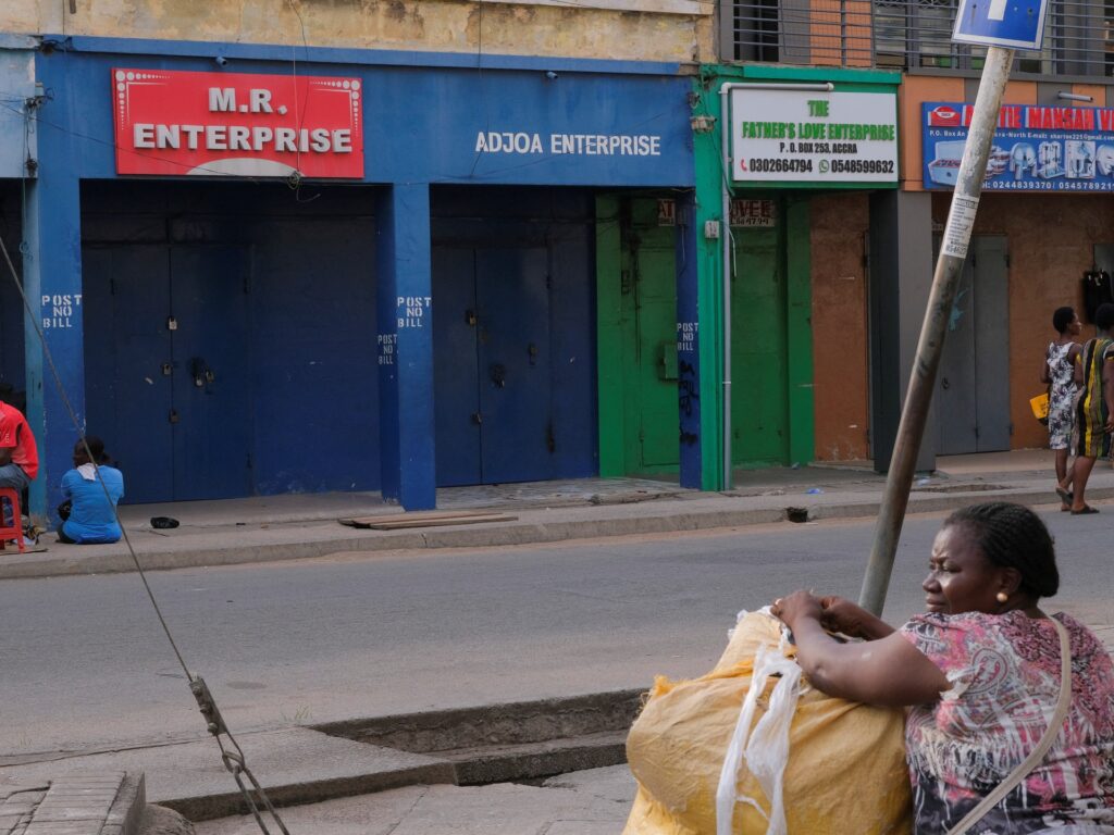 Ghana aprobă bugetul 2023 pe fondul unor probleme economice profunde