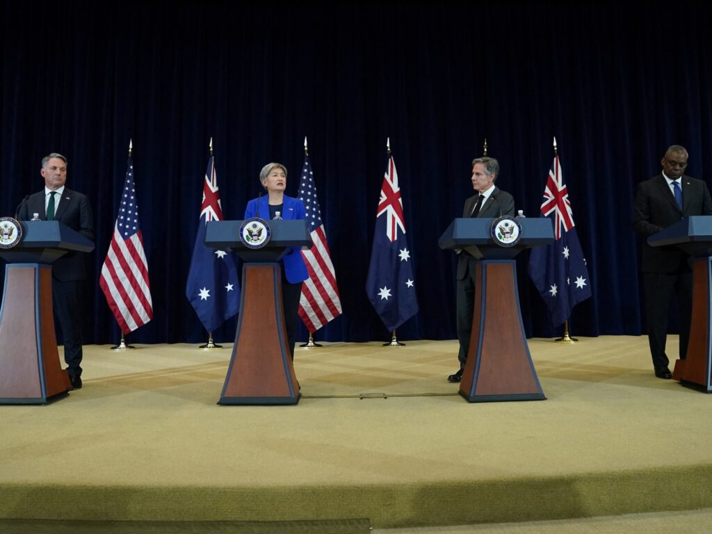 SUA trimite mai multe trupe în Australia, invită Japonia la