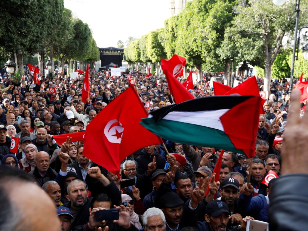 Tunisienii protestează împotriva lui Saied înaintea alegerilor parlamentare | Protestele