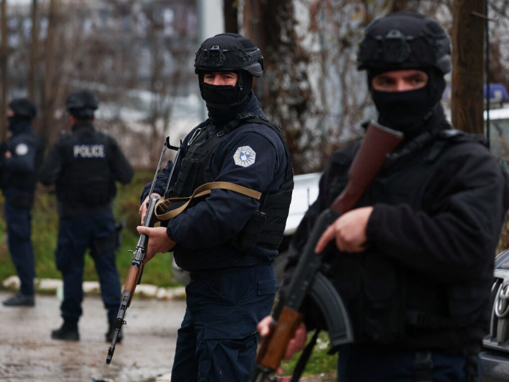 Tensiuni în nordul Kosovo: la ce agendă servește izbucnirea? |