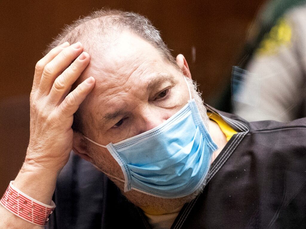 Harvey Weinstein a fost găsit vinovat de viol în tribunalul