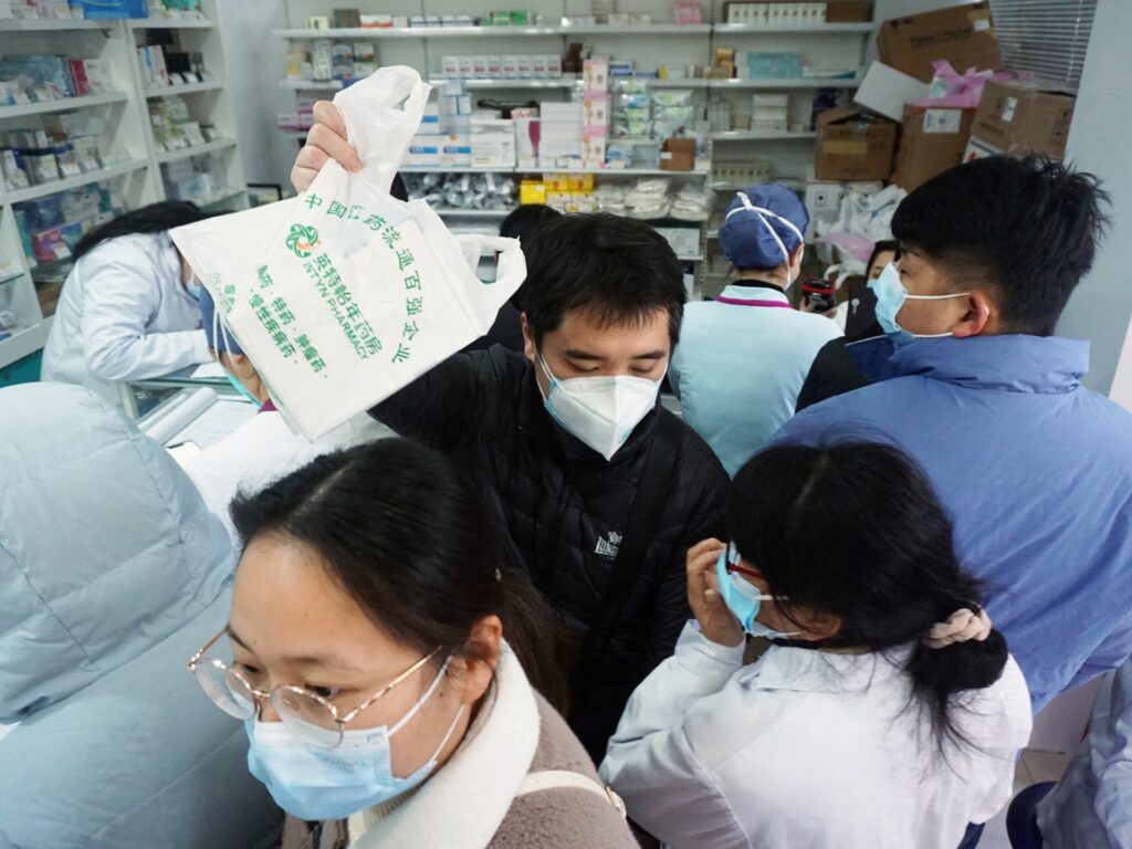 Crematorii din China se luptă pe măsură ce COVID se