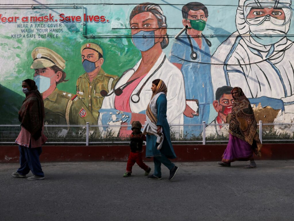 India face obligatoriu testul COVID negativ pentru cinci țări |