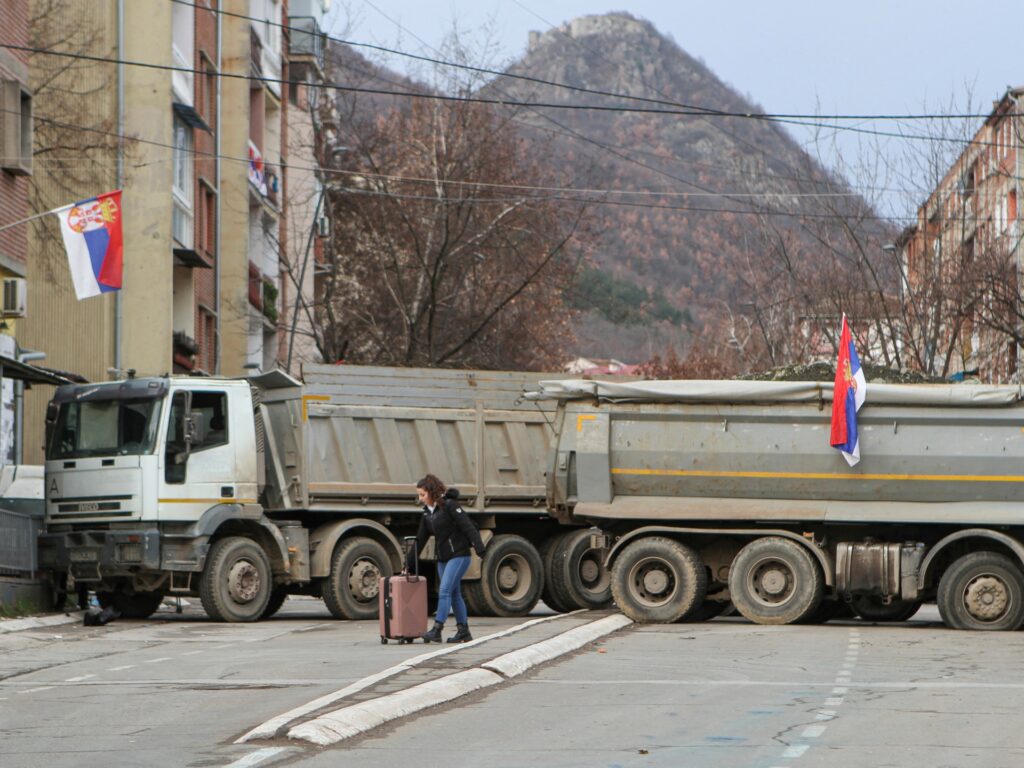 Sârbii care protestează în nordul Kosovo sunt de acord să