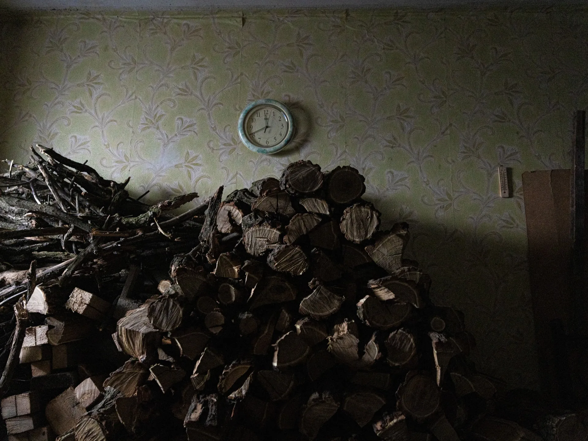 Foto: După lupte grele, ucrainenii din est se pregătesc pentru frig |  In poze