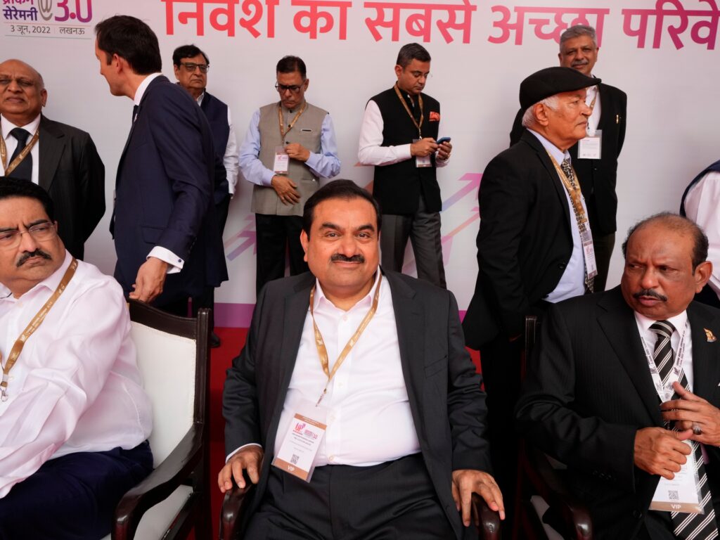 Miliardarul Adani va deține 65% din NDTV din India, deoarece