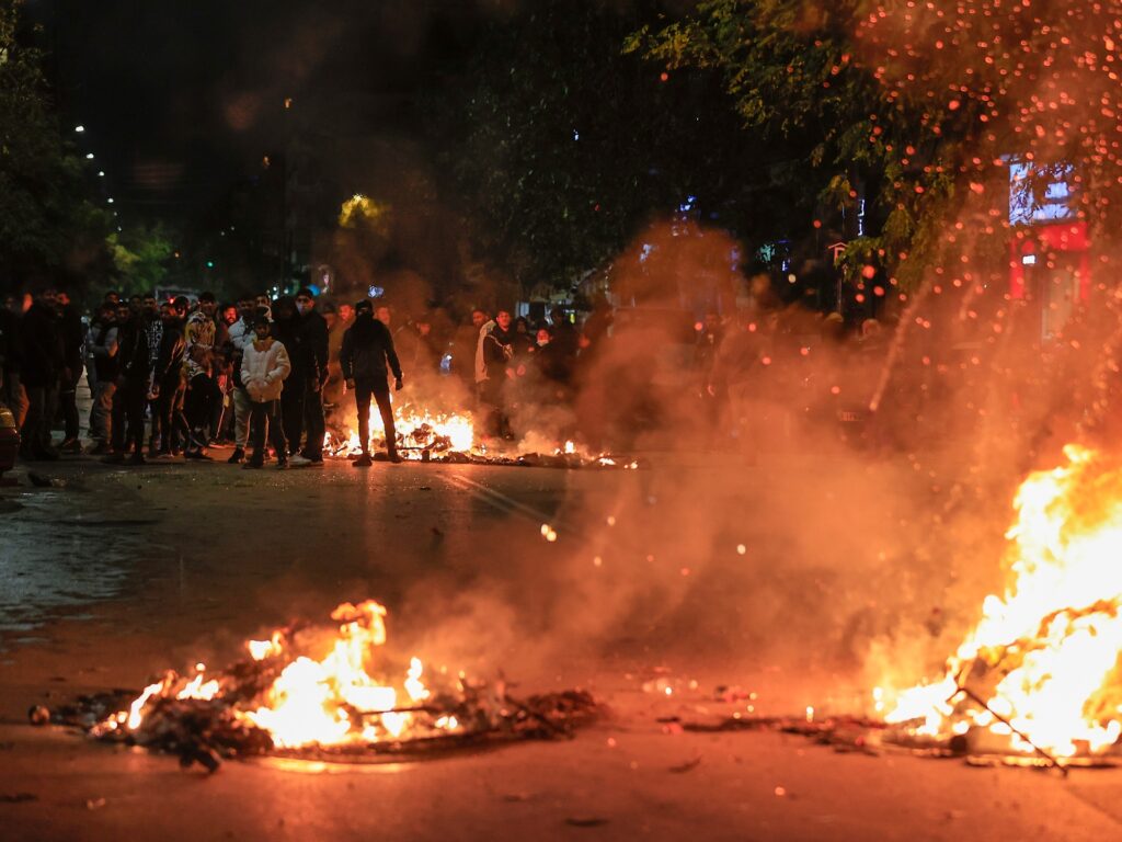Autoritățile elene fac apel la calm după ce poliția a
