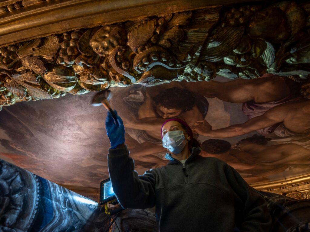 „Conservare preventivă” în Palazzo Veneziano | In poze