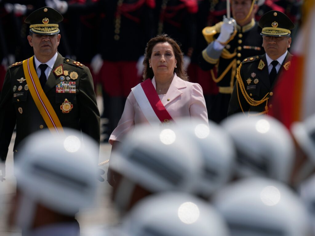 Președintele Peru îndeamnă Congresul să treacă primele sondaje pe fondul