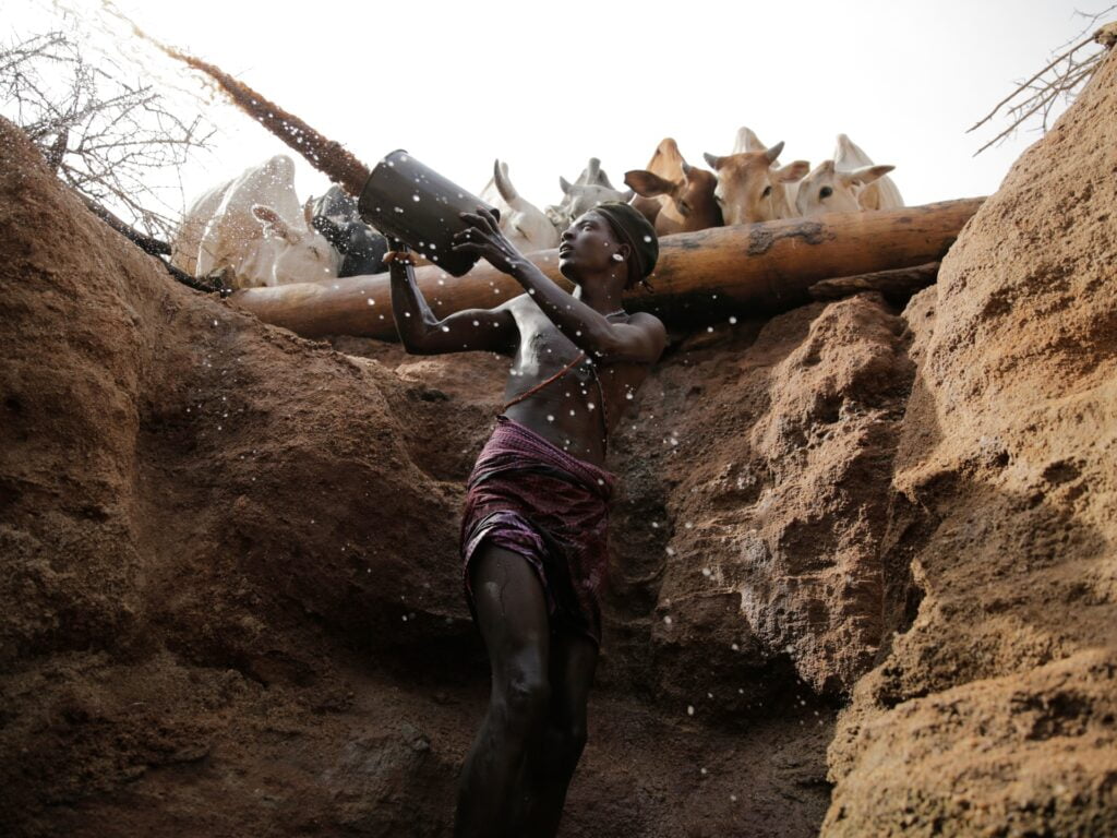 Fotografii: Sondajele pașnice, loviturile de stat, secetele marchează Africa în
