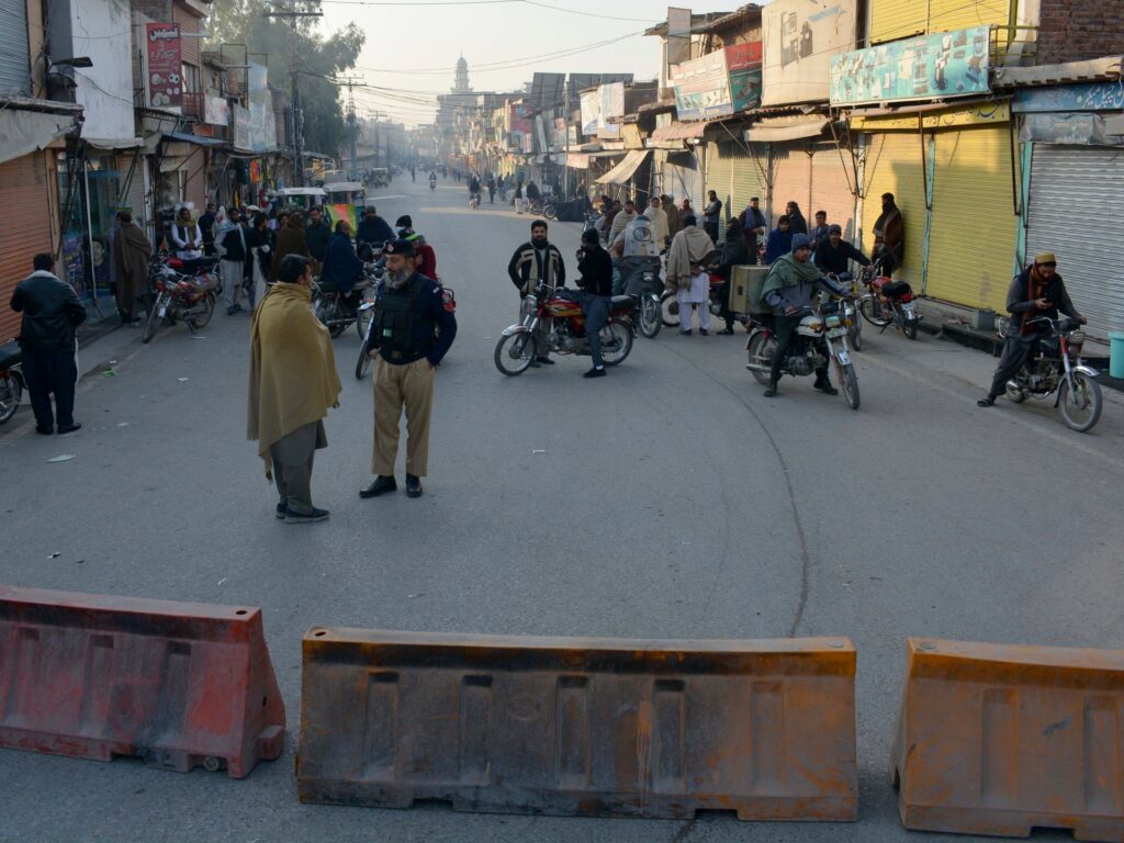 Ostatici luați la Centrul de combatere a terorismului din Pakistan,