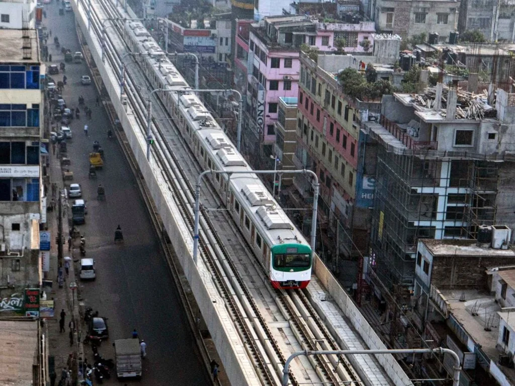 Bangladesh deschide prima linie de metrou pentru a ușura traficul