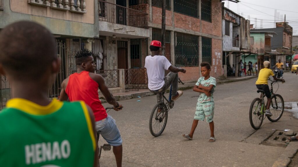 După armistițiu între bande, orașul columbian devine un experiment în