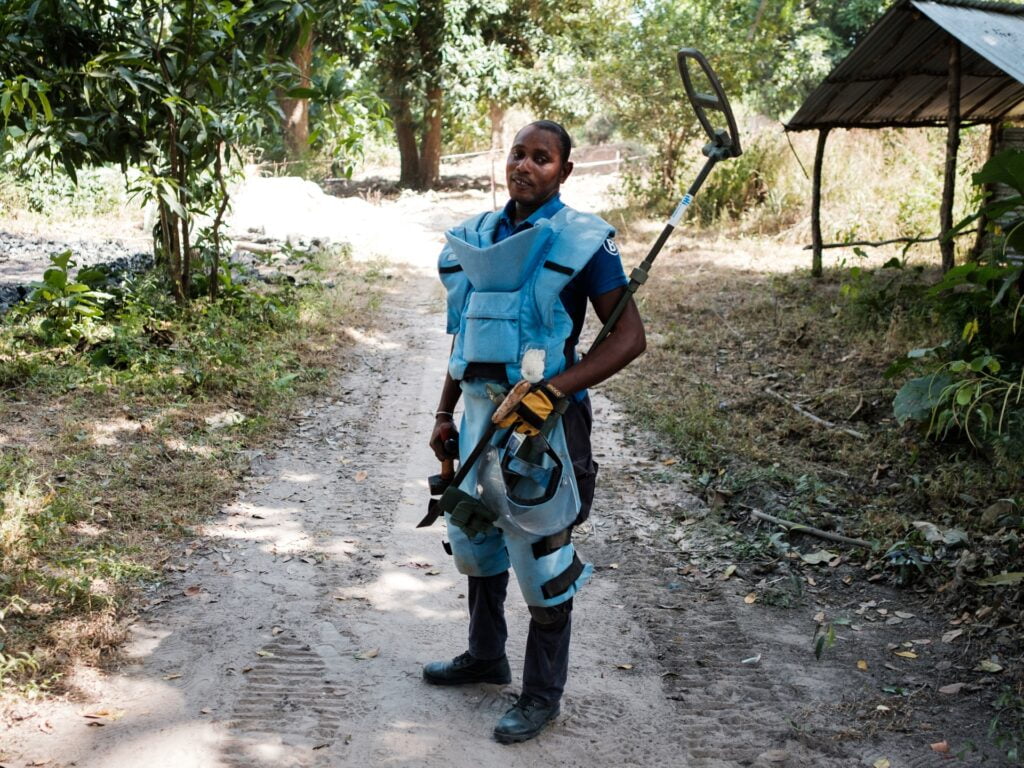 Foto: Îndepărtarea minelor de teren plantate de rebeli în Casamance