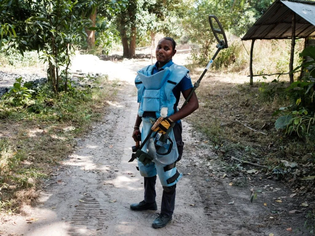 Foto: Îndepărtarea minelor de teren plantate de rebeli în Casamance
