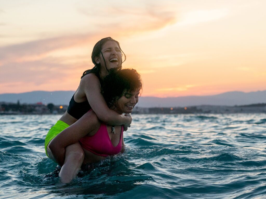 „The Swimmers”: Poate un film să schimbe modul în care