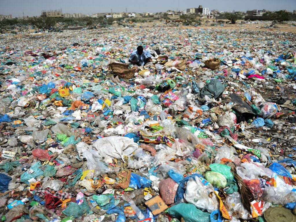 Cât plastic este prea mult pentru planeta noastră? | seriale