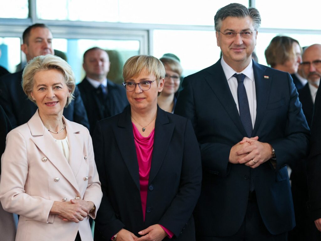 Croația adoptă euro și se alătură clubului Europa fără frontiere