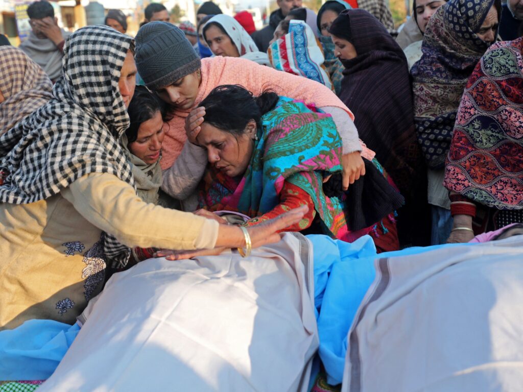 Doi copii uciși în Kashmir au explodat la o zi