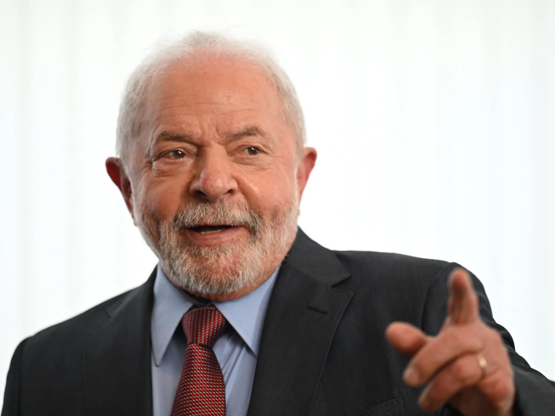Ce poate oferi Lula pentru Brazilia?  |  seriale TV