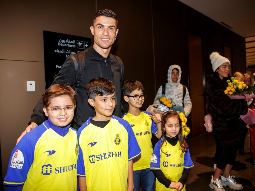 Ronaldo sosește în Arabia Saudită înainte de prezentarea Al Nassr