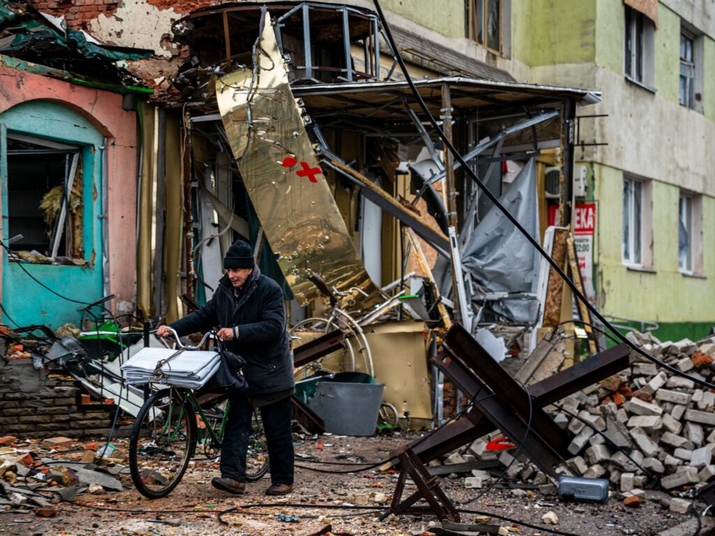 Pe măsură ce bătăliile se dezlănțuie, Rusia controlează probabil Ucraina.