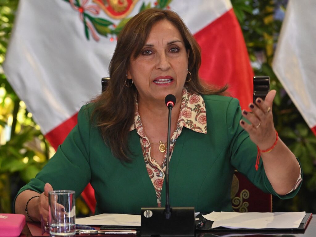 Președintele Peru nu va demisiona, își cere scuze pentru numărul