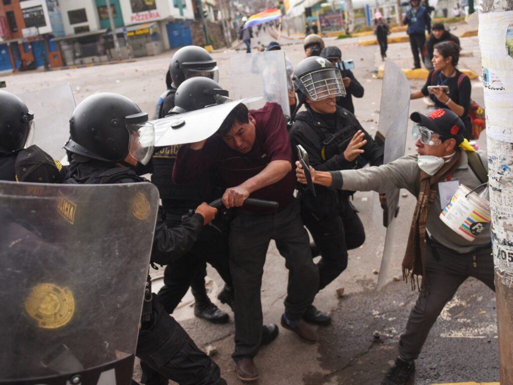 Protestele din Peru s-au extins la Cusco, City Gateway spre