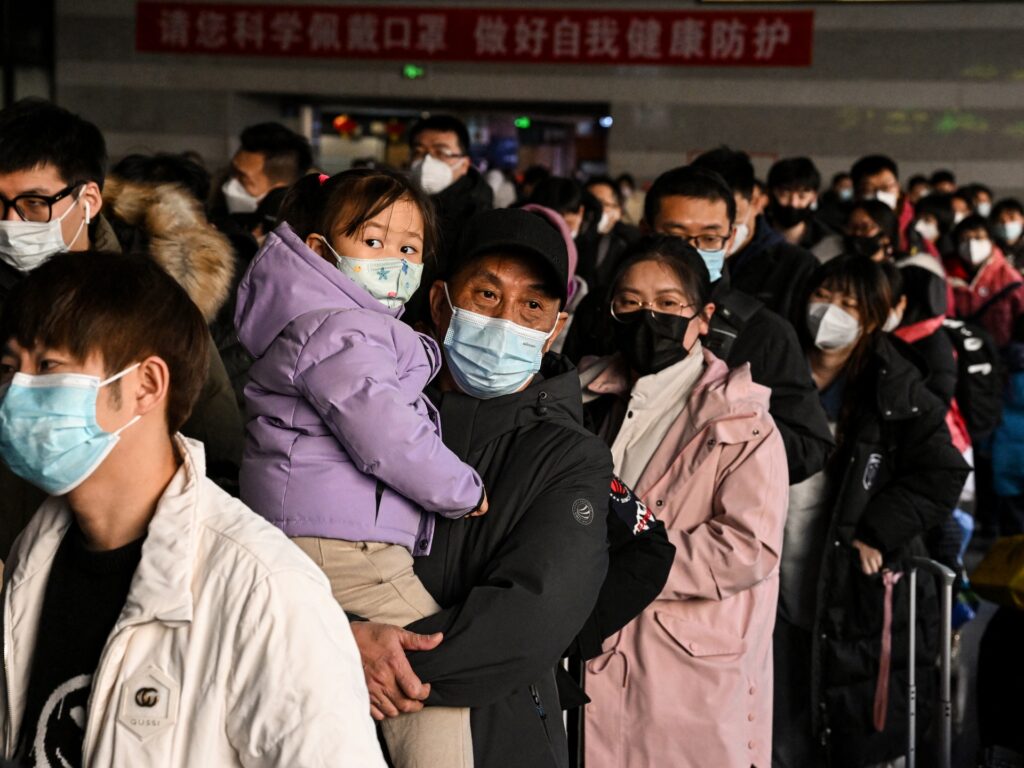 China spune că focarul de COVID a infectat 80% din