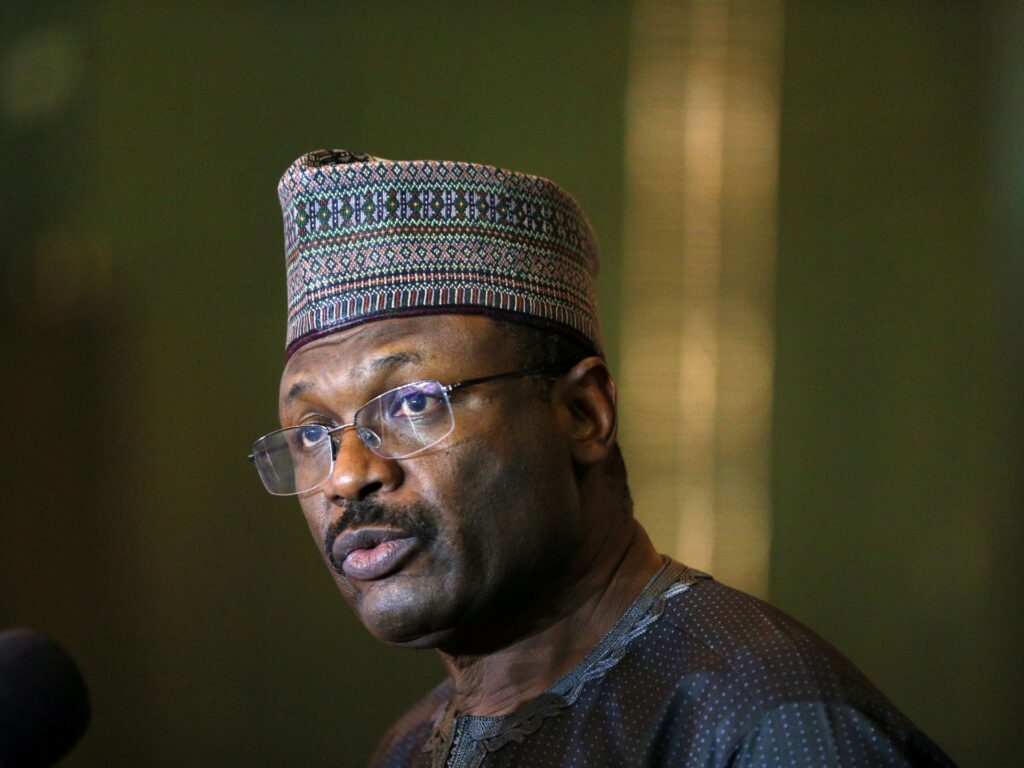 Atacurile asupra comisiei electorale stârnesc îngrijorări privind sondajele în Nigeria