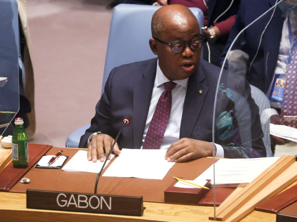 Ministrul de externe gabonez a murit în urma unui stop