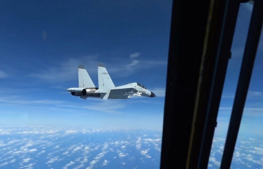China acuză SUA de „calomnie, hype” după o ciocnire aeriană