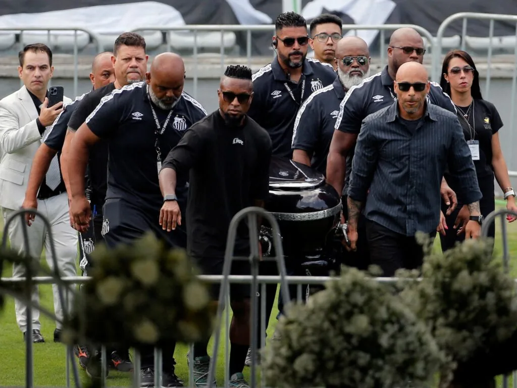 Foto: Brazilia începe să aducă un omagiu final legendei Pele