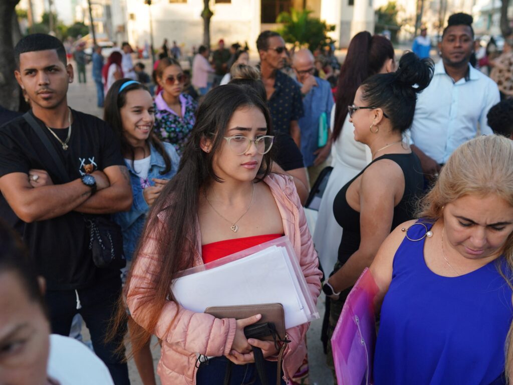 Ambasada SUA în Cuba reia serviciile complete de viză de