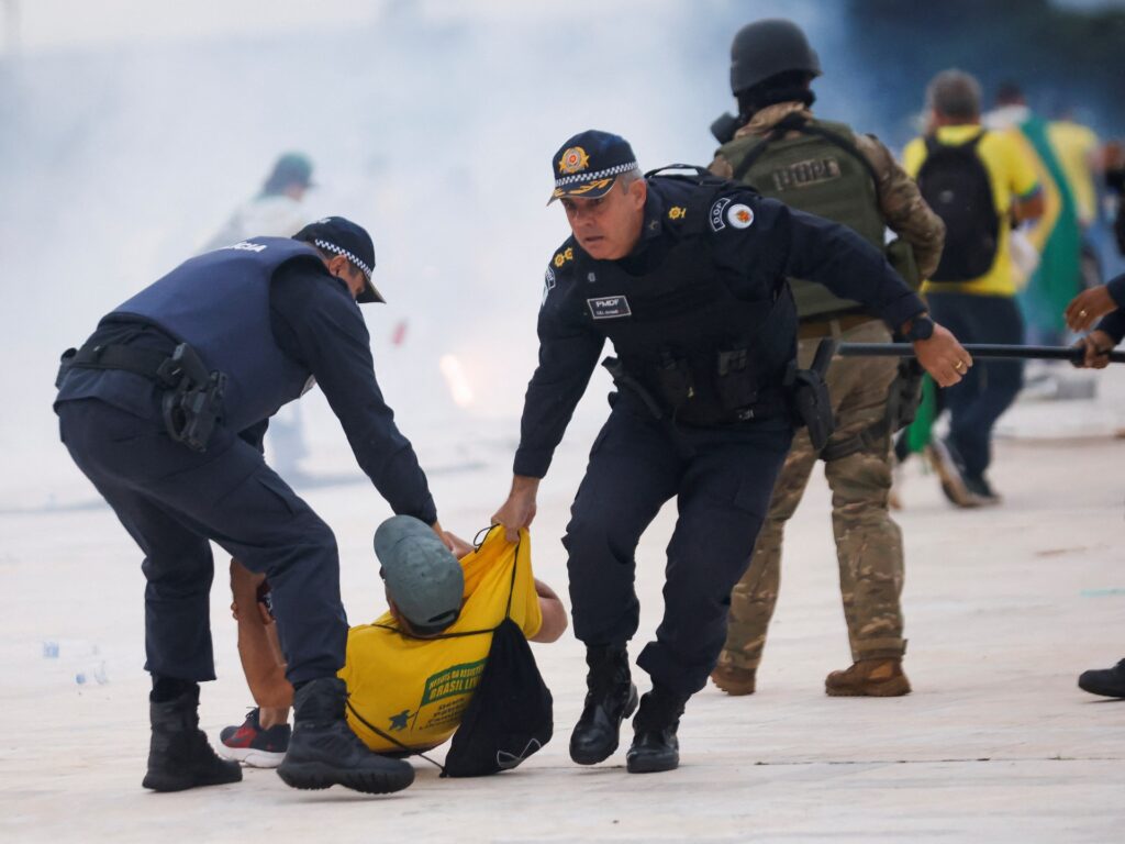Liderii brazilieni condamnă „actele teroriste”, jură că vor apăra democrația