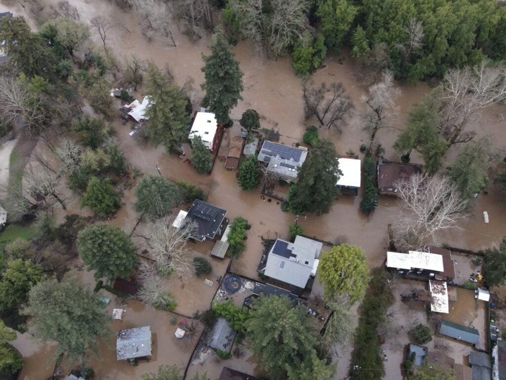 A noua furtună puternică lovește California în „dezastru major” |