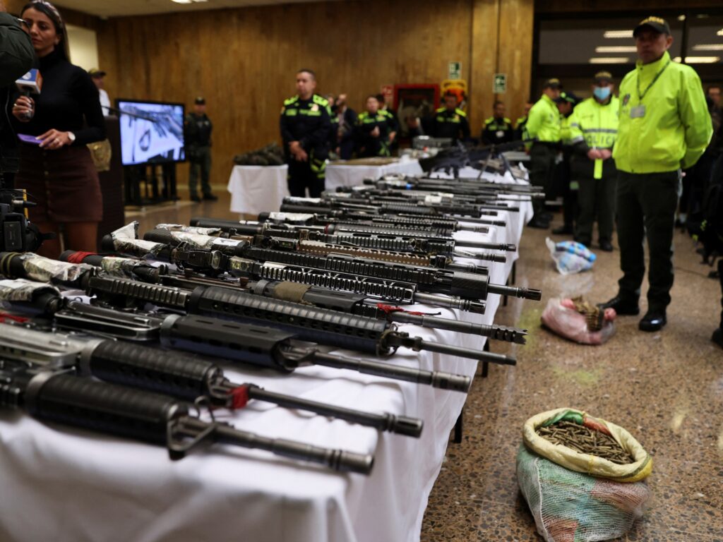 Poliția columbiană confiscă arme într-o „lovitură majoră” pentru un grup