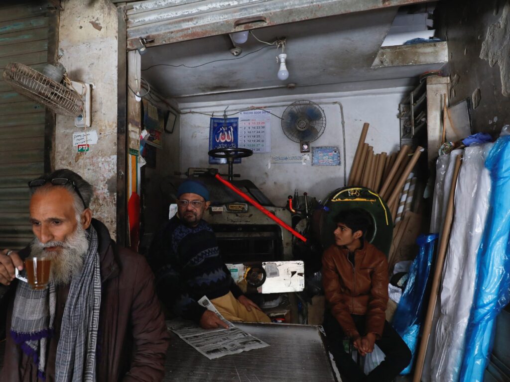 Pakistanul lovit de o întrerupere a energiei electrice la nivel