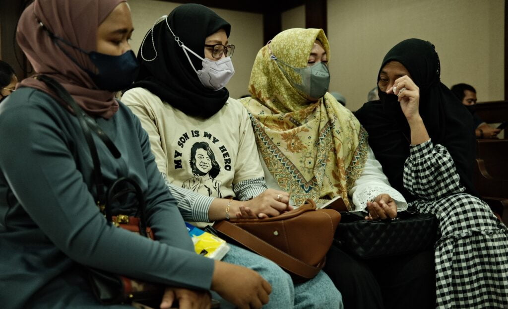 Mame indoneziene merg în instanță din cauza scandalului cu sirop