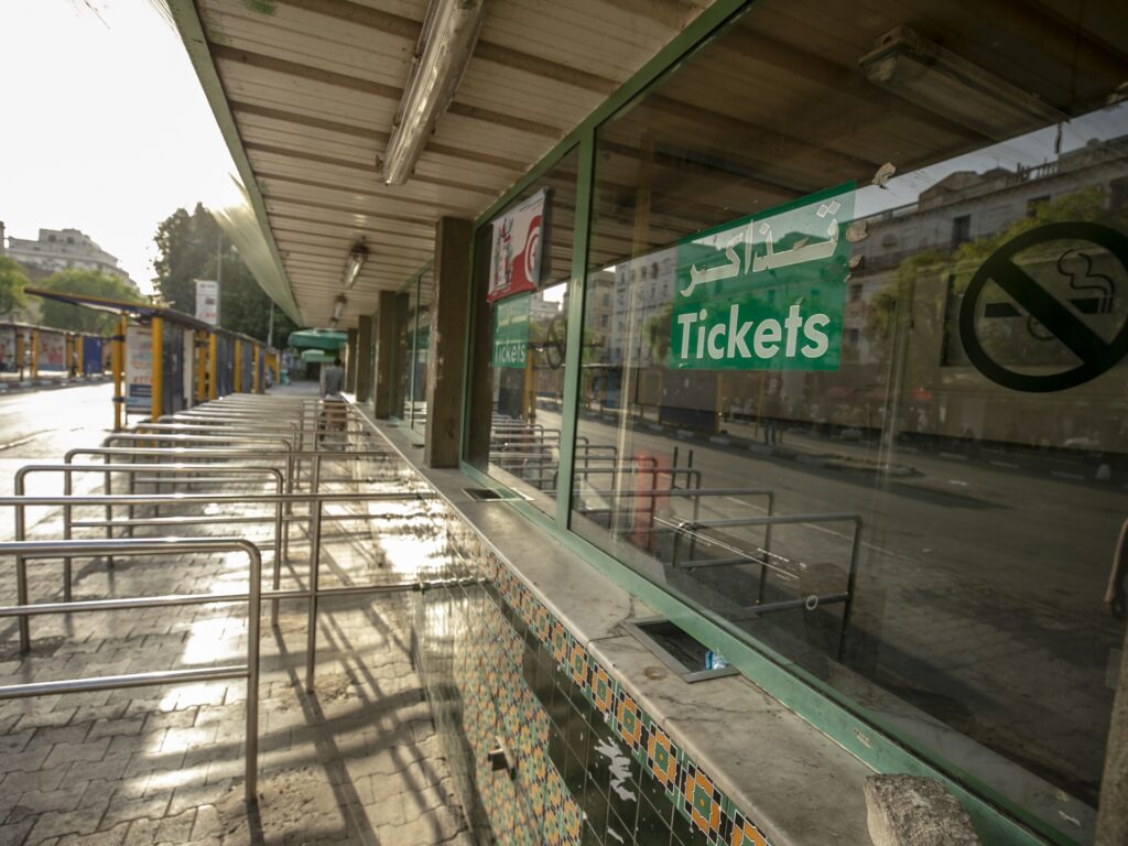 Greva tunisiană a transporturilor adaugă mai multe probleme pentru președintele