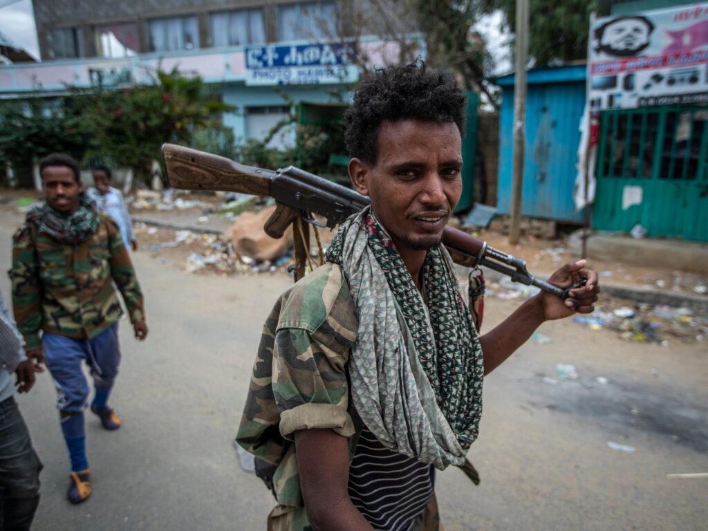 Rebelii din Tigrinya din Etiopia încep să livreze arme grele