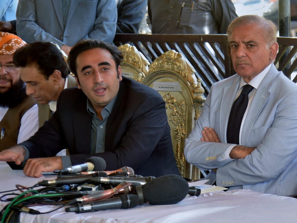 Talibanii pakistanezi amenință conducerea politică de vârf, inclusiv prim-ministrul |