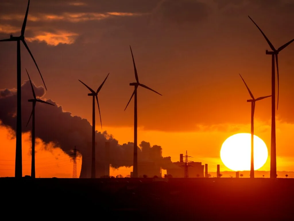 „O nouă eră industrială”: Boom-ul iminent al energiei regenerabile |