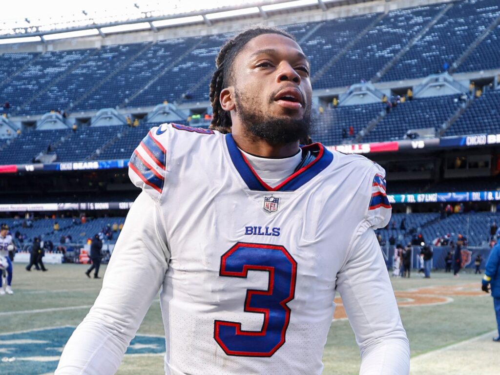NFL: Damar Hamlin în stare critică după prăbușirea pe teren
