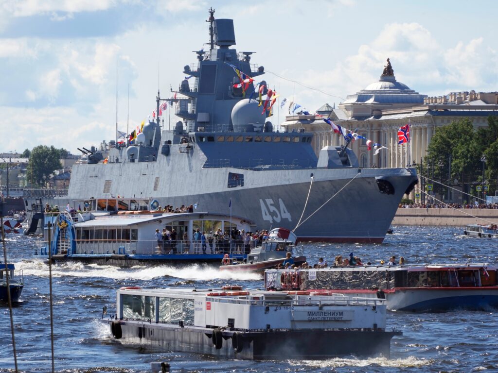 Nava de război rusească se va alătura exercițiilor cu marinele