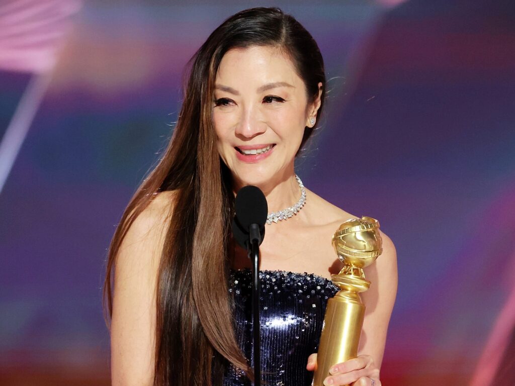 Michelle Yeoh și Steven Spielberg câștigă Globurile de Aur reînnoite