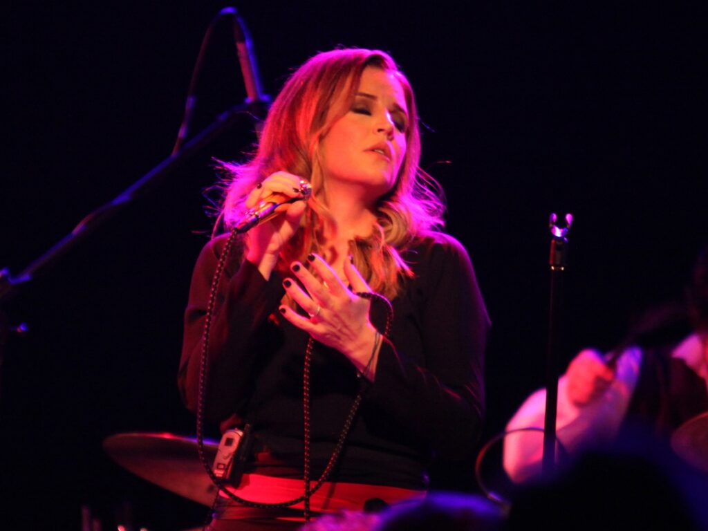 Lisa Marie Presley a murit la 54 de ani, după