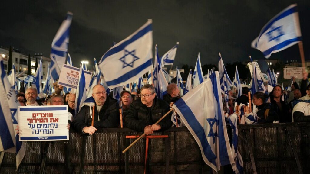 Mii de oameni protestează împotriva intenției guvernului israelian de a